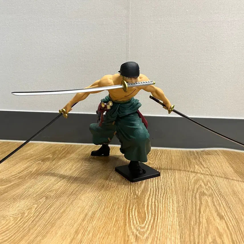 [BUNJANG] One Piece Roronoa Zoro Figure (Unsealed, Box Not Included) / 원피스 롤로노아 조로 피규어 (개봉, 박스없음)
