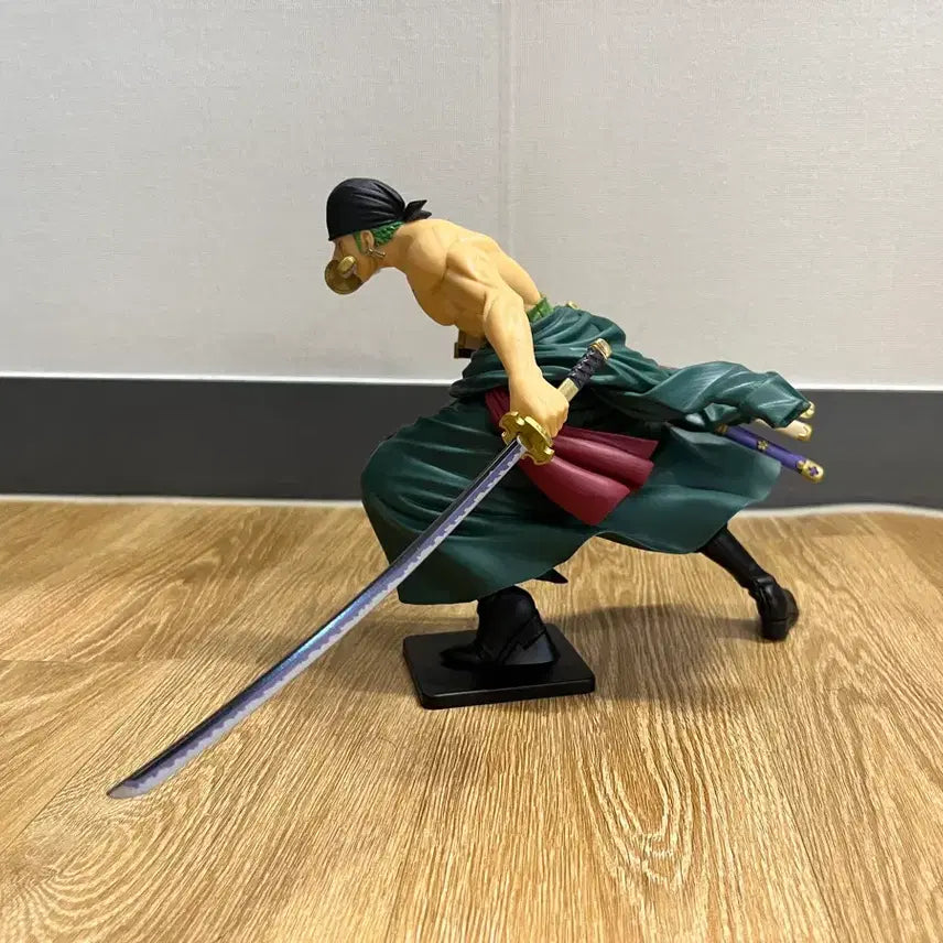 [BUNJANG] One Piece Roronoa Zoro Figure (Unsealed, Box Not Included) / 원피스 롤로노아 조로 피규어 (개봉, 박스없음)