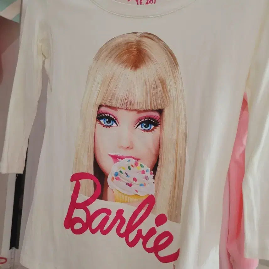 [BUNJANG] Barbie Printing Long Sleeve T-Shirt / 바비 인형 프린팅 긴팔 티셔츠
