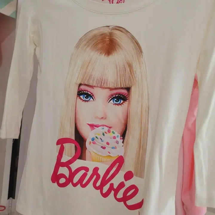 [BUNJANG] Barbie Printing Long Sleeve T-Shirt / 바비 인형 프린팅 긴팔 티셔츠