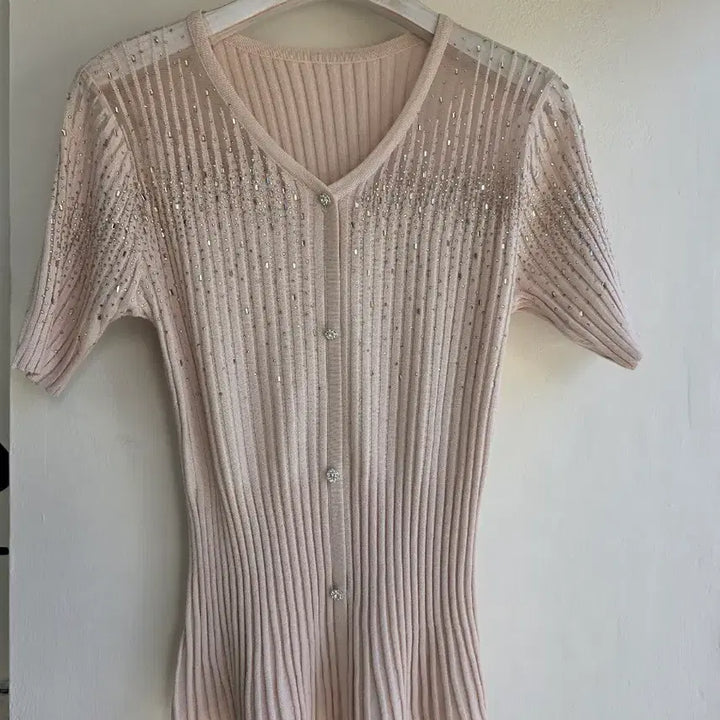 [BUNJANG] V-Neck Beaded Knit T-Shirt / 브이넥 비즈 니트티셔츠(새상품)