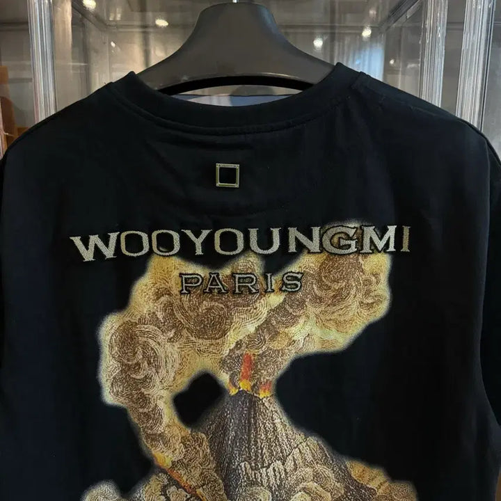 [SOLD OUT] [정품/A급] 23ss 우영미 볼케이노 백로고 반팔티 블랙