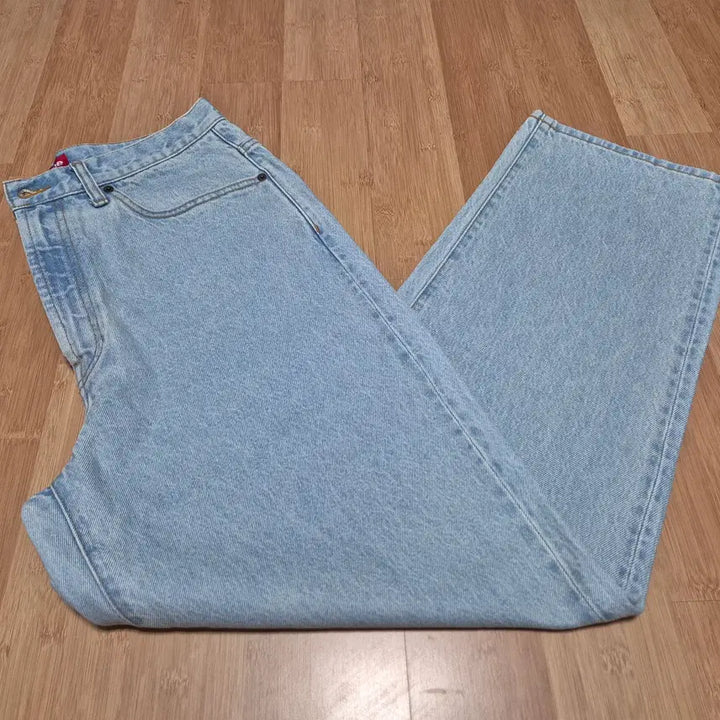 [BUNJANG] Supreme Baggy Jeans Washed Indigo 24FW / Supreme 슈프림 배기진 워시드인디고24FW