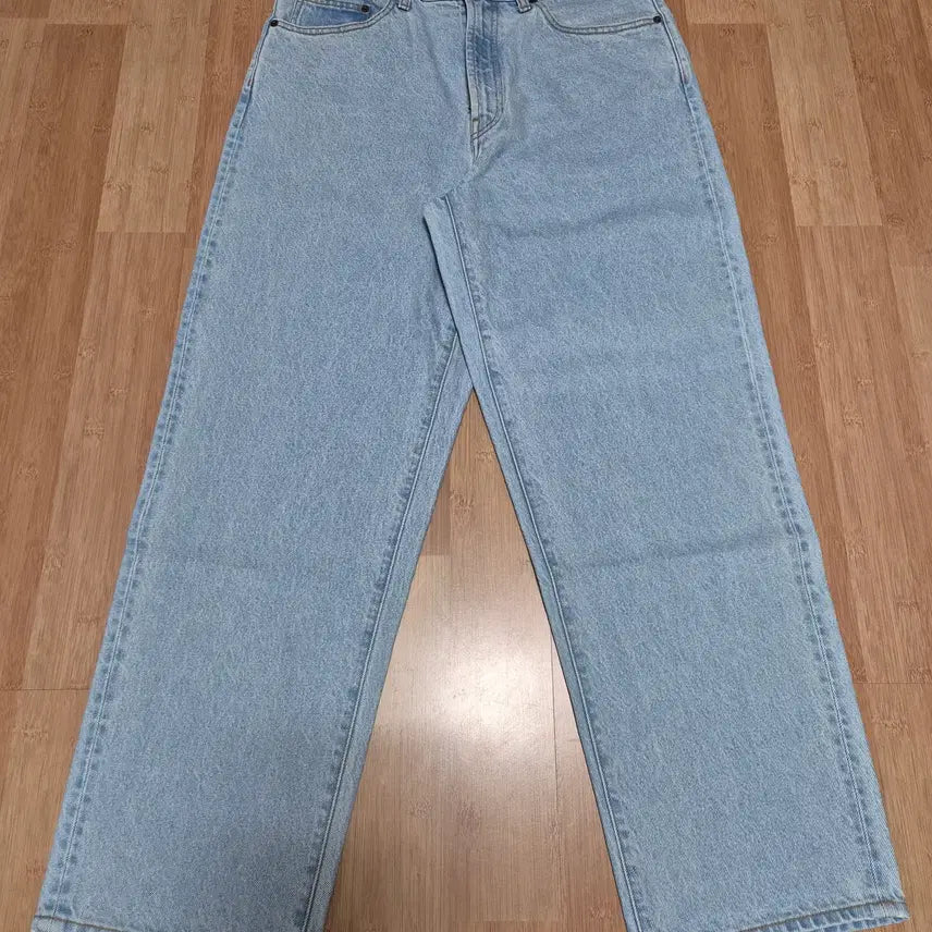 [BUNJANG] Supreme Baggy Jeans Washed Indigo 24FW / Supreme 슈프림 배기진 워시드인디고24FW