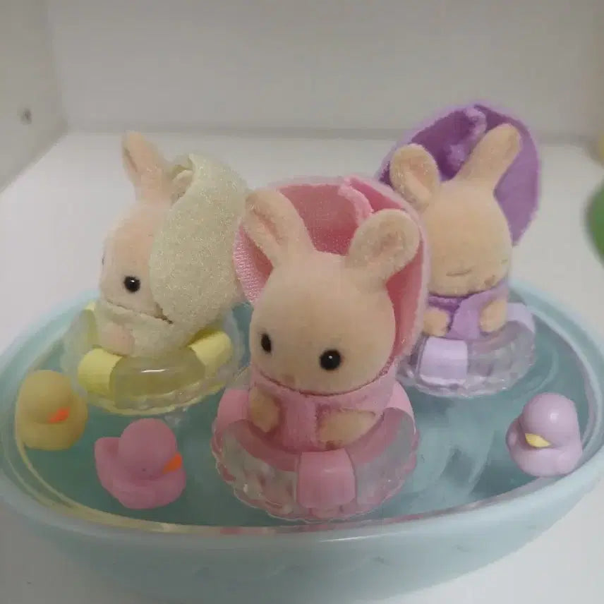 [BUNJANG] Sylvanian Families Milk Rabbit Triplets Bath Time Play Set / 실바니안 밀크토끼 세쌍둥이 목욕 놀이