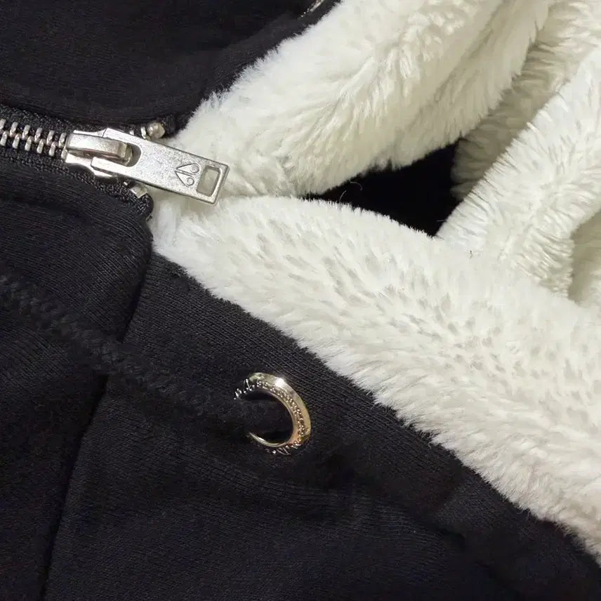 [BUNJANG] Moose Knuckles Bunny Sweater Silver Logo / 무스너클 버니스웨터 은장