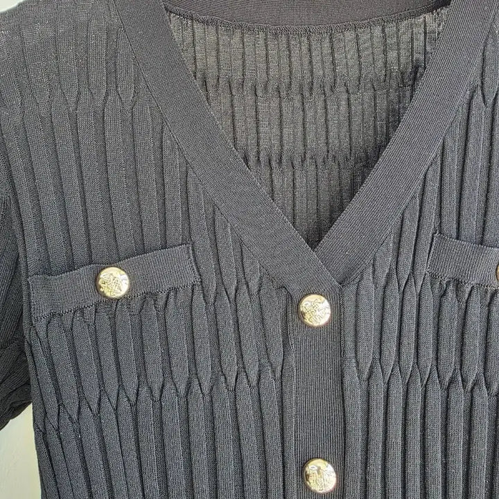 [BUNJANG] Elegance Gold Button V-Neck Short Sleeve Knit Top / 엘레강스 골드버튼 브이넥 반팔 니트티