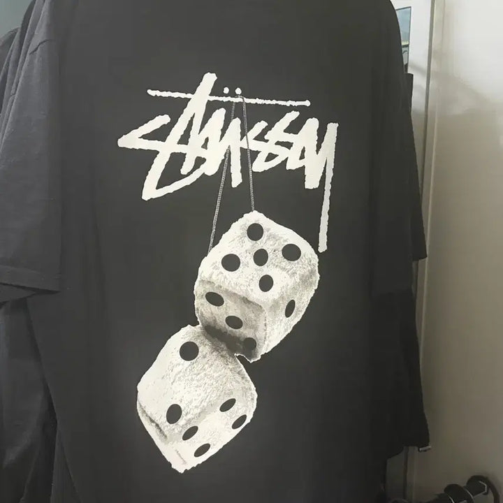 [BUNJANG] Stussy Faux Fur Dice T-Shirt XL / 스투시 퍼지 다이스 티셔츠 xl