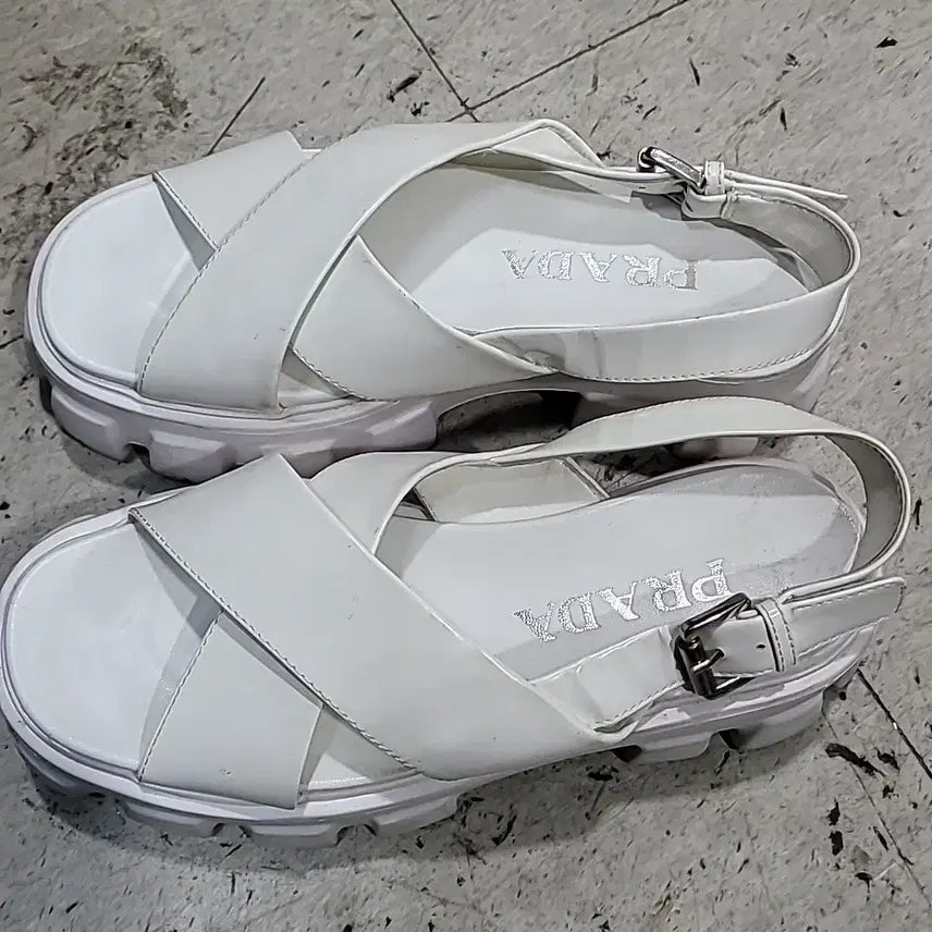 [BUNJANG] Authentic Prada Monolith One-Strap Women&