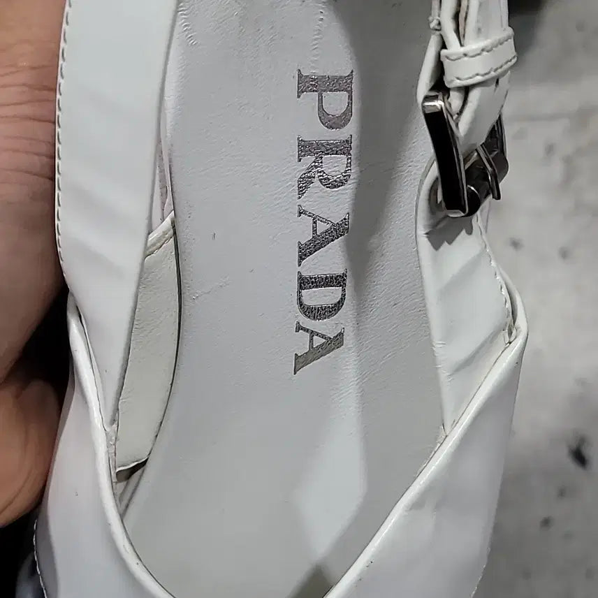[BUNJANG] Authentic Prada Monolith One-Strap Women&