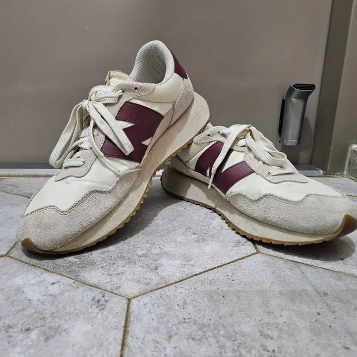 [BUNJANG] New Balance 237 Moonbeam Burgundy Sneakers / [275]뉴발란스 237 문빔 버건디