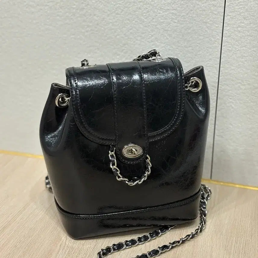 [BUNJANG] Cardinal Red Houah Bag Black Silver Hardware with Inner Bag / 카디널레드 하우아백 블랙은장 (+이너백포함)