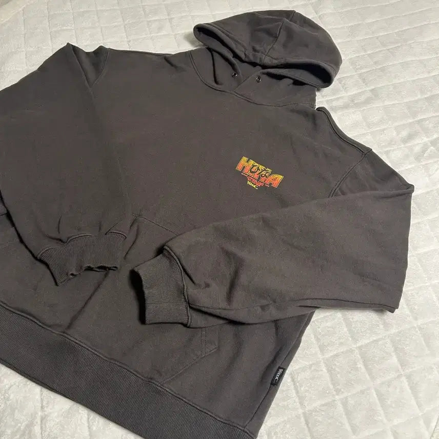 [BUNJANG] QWER QWER x WMC Collaboration Hooded Sweatshirt - Hina (Size M) / QWER WMC 히나 후드티 M