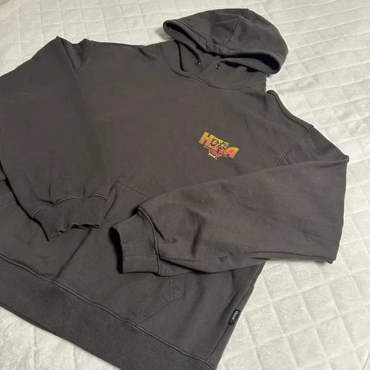 [BUNJANG] QWER QWER x WMC Collaboration Hooded Sweatshirt - Hina (Size M) / QWER WMC 히나 후드티 M