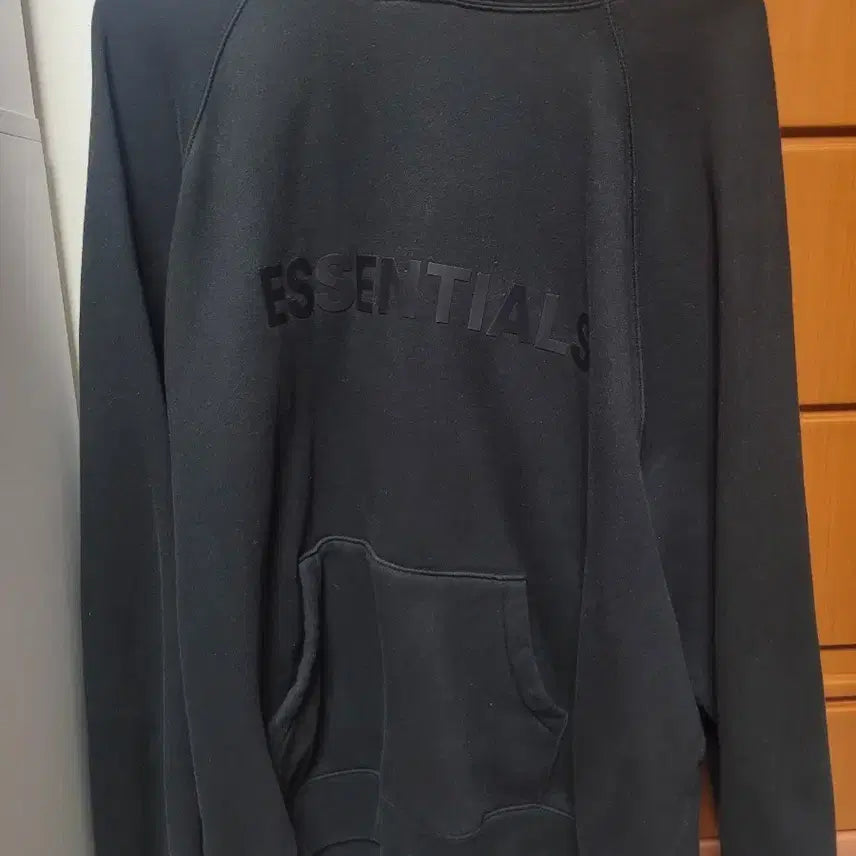 [BUNJANG] Essential Black Hoodie / 에센셜 블랙 후드티