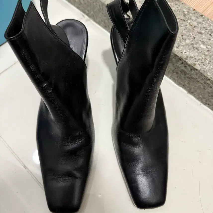 [BUNJANG] Pieton Pita Belted Half Boots Size 36 / 피에톤 피타 벨티드 하프 부츠 36
