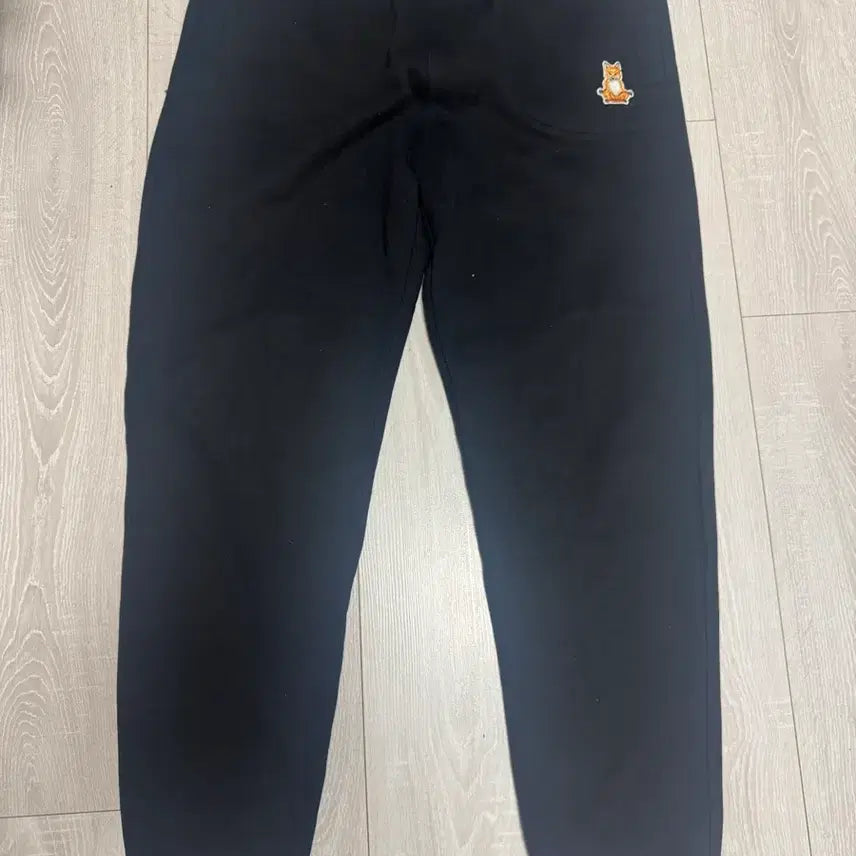 [BUNJANG] Maison Kitsuné Fox Patch Black Jogger Pants / 메종키츠네 폭스 패치 블랙 조거팬츠