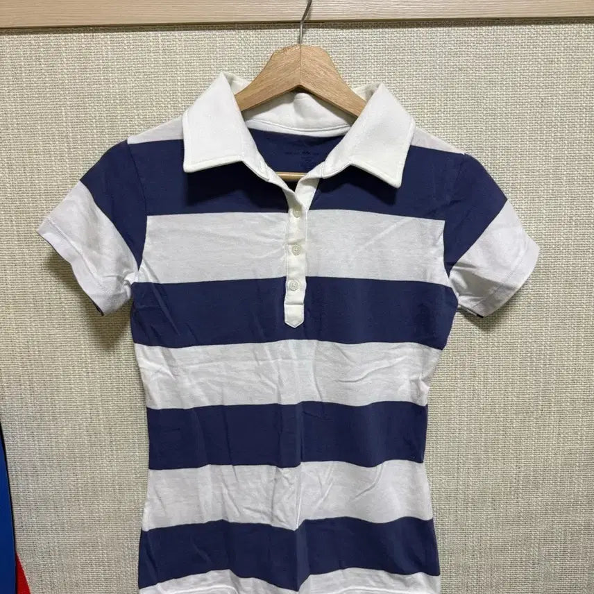 [BUNJANG] Brandy Melville Striped Collar T-shirt / 브랜디멜빌 줄무늬 카라티