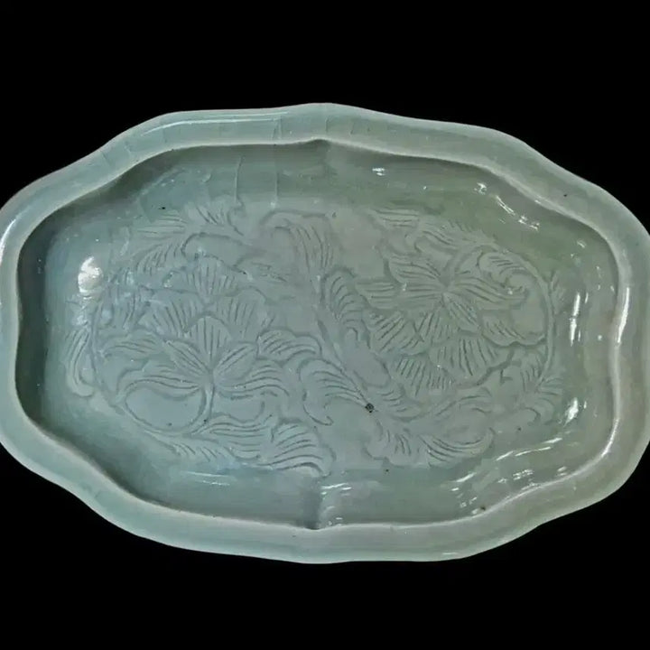 [BUNJANG] Celadon Carved Peony Plate / 청자 음각모란문 접시
