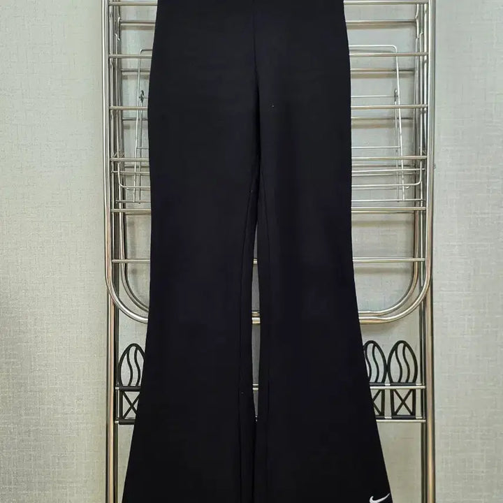 [BUNJANG] Nike Black Bootcut Leggings / 나이키 블랙 부츠컷 레깅스