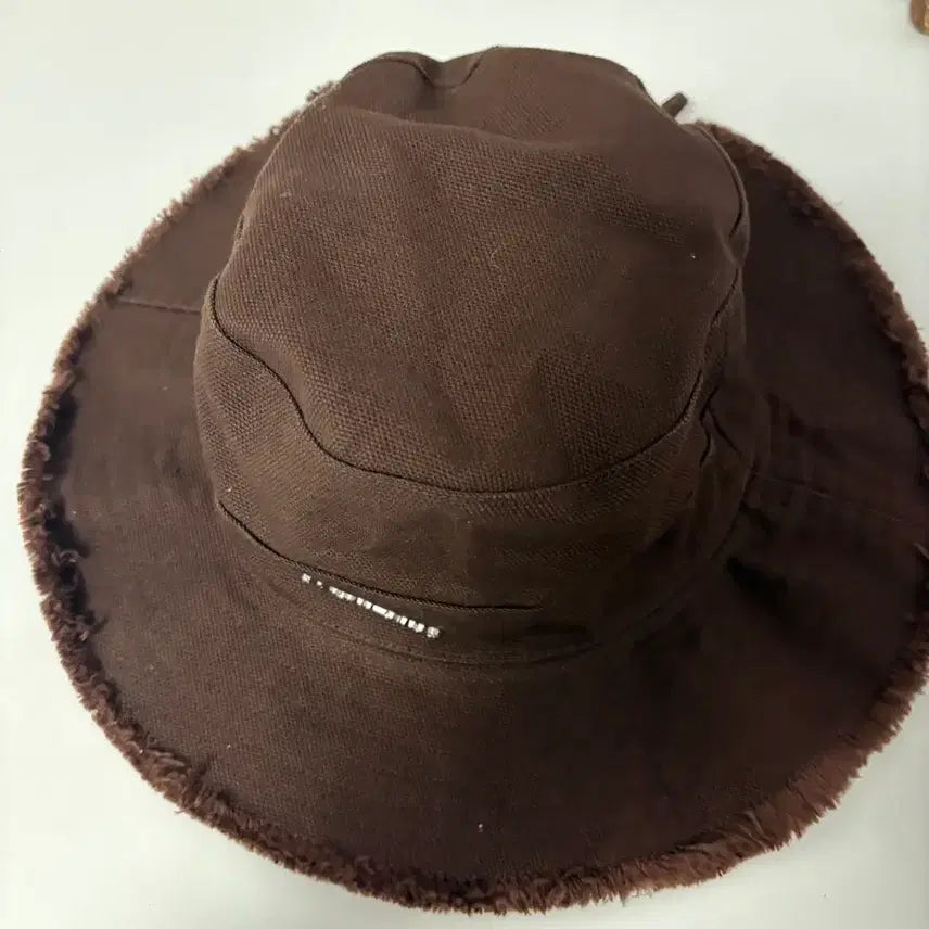 [BUNJANG] Jacquemus Le Bob Artichaut Bucket Hat Brown 60 / 자크뮈스 르 밥 아티초크 버킷햇 브라운 60