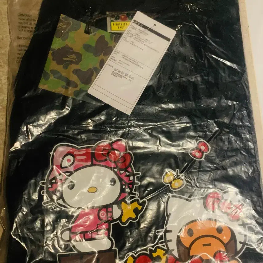 [BUNJANG] BAPE x Hello Kitty Baby Milo Short Sleeve T-Shirt Black XL / 베이프 x 헬로키티 베이비마일로 반팔티 블랙xl 미개봉 새상품