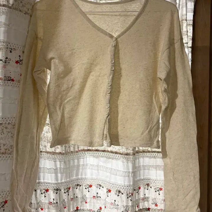 [BUNJANG] Ivory V-Neck Cardigan / 아이보리 브이넥 가디건