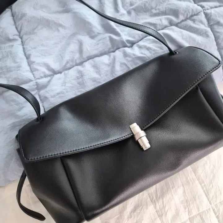 [BUNJANG] Le Monde Sac Amelie Black Shoulder Bag / 르메메 Sac Amelie(삭 아멜리) 블랙 숄더백 가방