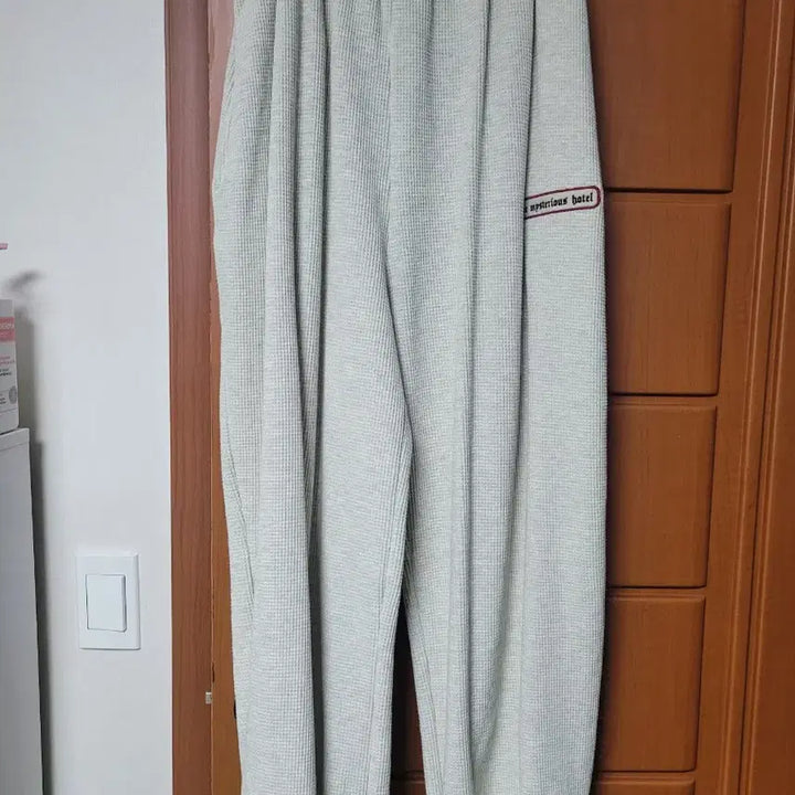 [BUNJANG] Mysterious Hotel Waffle Hooded Zip-Up and Jogger Pants Set / 미스테리어스 호텔 와플 후드집업, 조거 팬츠 셋업
