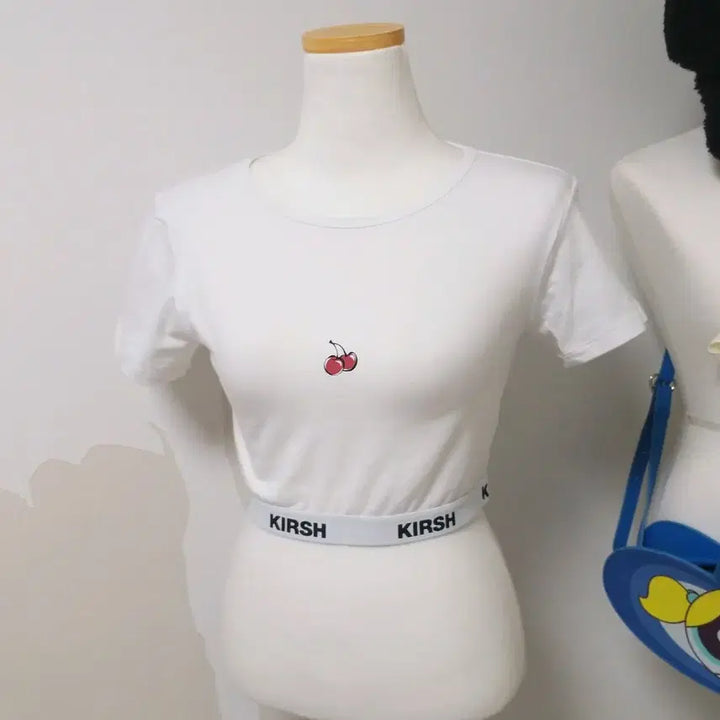 [BUNJANG] Kirsh Cherry Crop T-Shirt / 키르시 체리 크롭티 반팔티 반팔티셔츠 크롭티셔츠