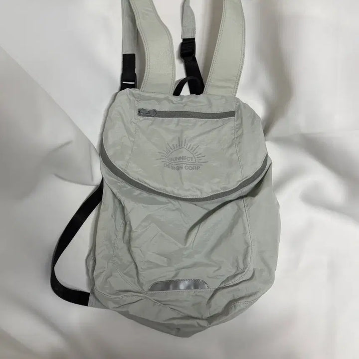 [BUNJANG] Synect 15L Backpack Light Gray / 써넥트 15L 백팩 라이트그레이
