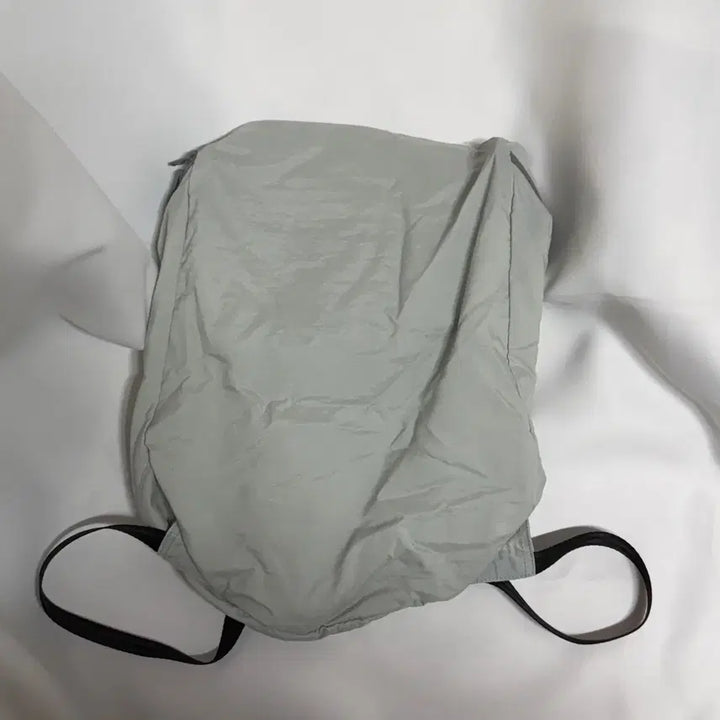 [BUNJANG] Synect 15L Backpack Light Gray / 써넥트 15L 백팩 라이트그레이