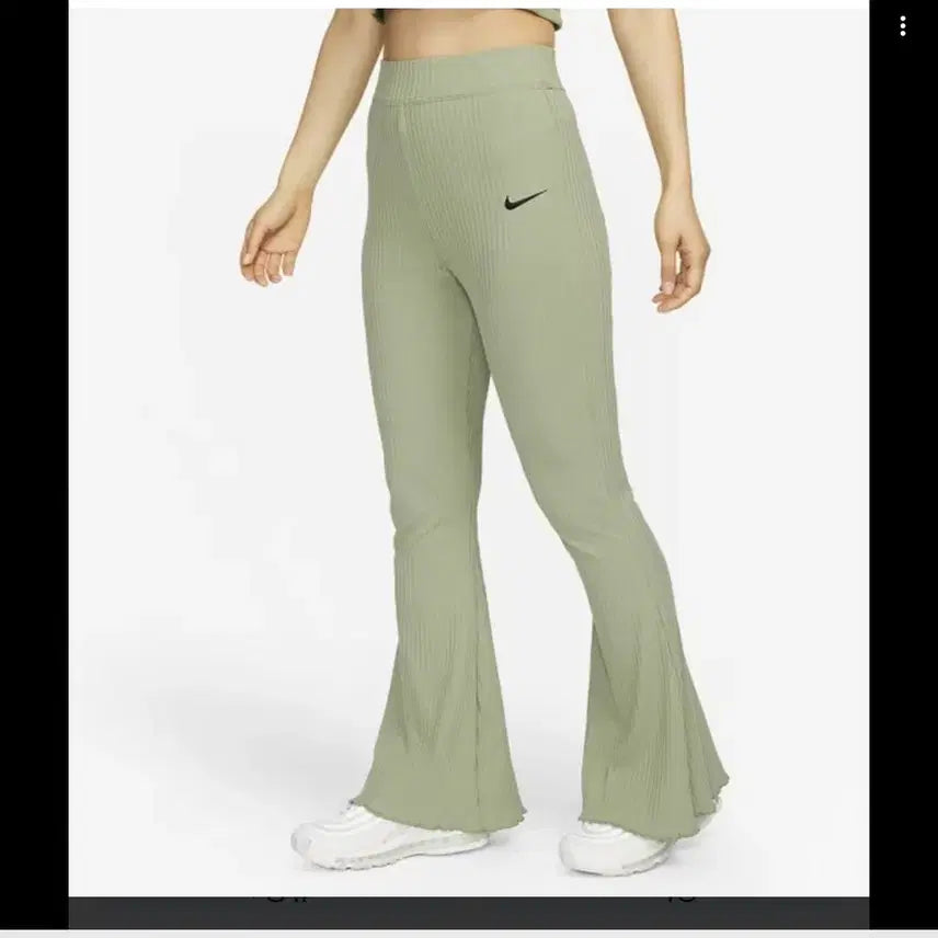 [BUNJANG] Nike T-Shirt &amp; Ribbed Flare Pants Set / 나이키 반팔 티셔츠 &amp; 골지 부츠컷 팬츠 세트