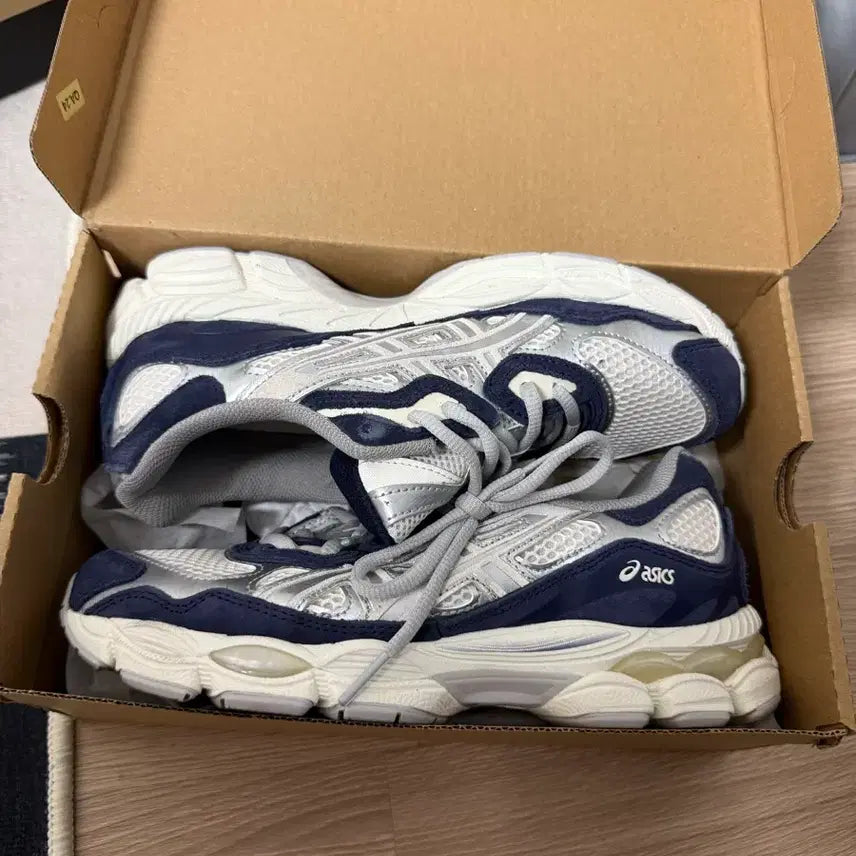 [BUNJANG] Asics Gel NYC Midnight Pure Silver Sneakers (240) / 아식스 젤 NYC 미드나잇 퓨어 실버 240