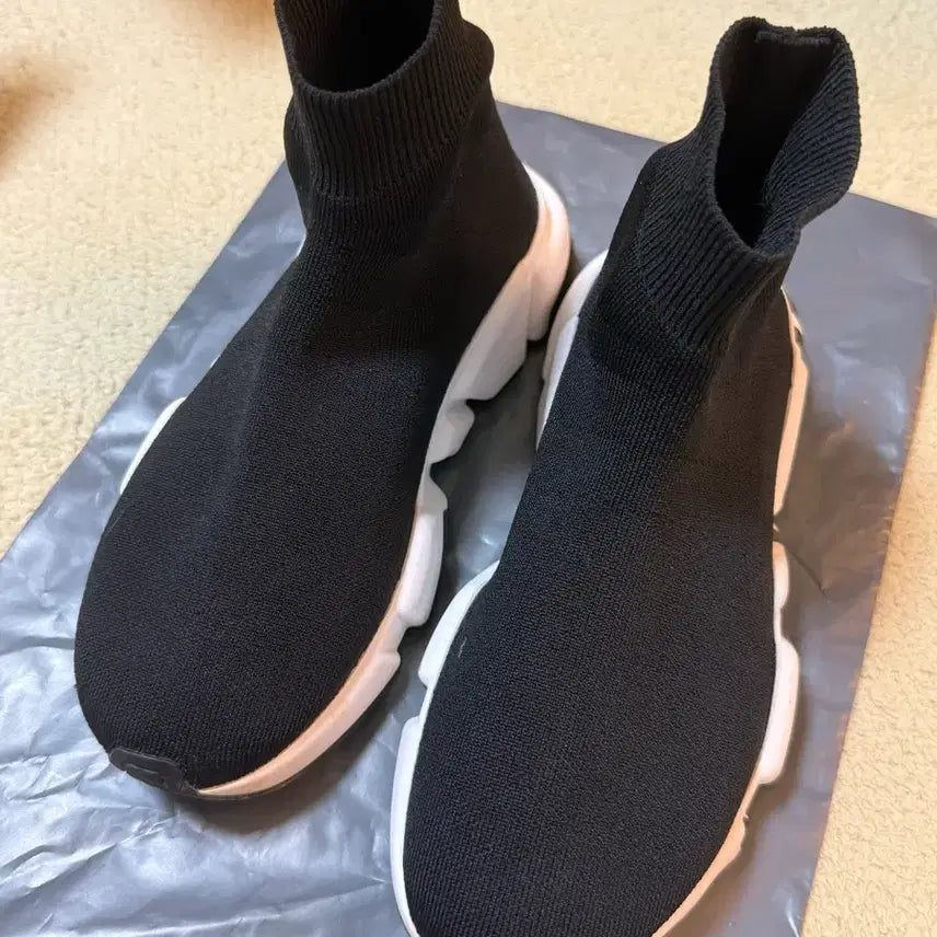 [BUNJANG] Balenciaga Speedrunner Graffiti Sneakers / 발렌시아가 스피드러너 그래피티34