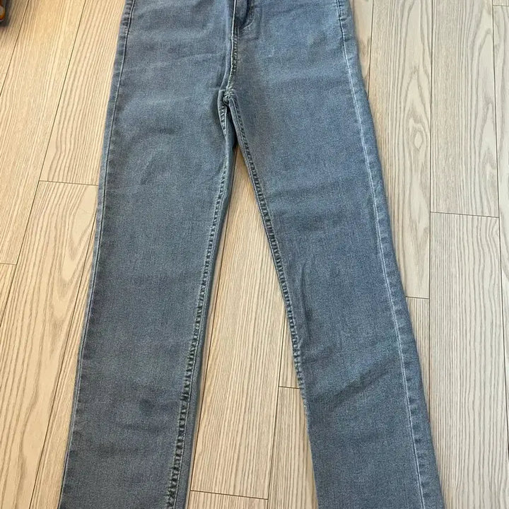 [BUNJANG] Unused Slim Fit Light Wash Denim Pants / 미사용 | 슬림핏 연청 바지
