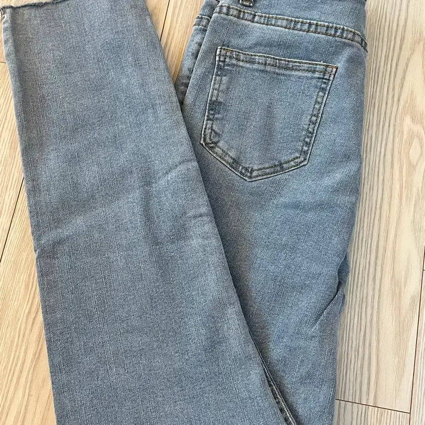 [BUNJANG] Unused Slim Fit Light Wash Denim Pants / 미사용 | 슬림핏 연청 바지