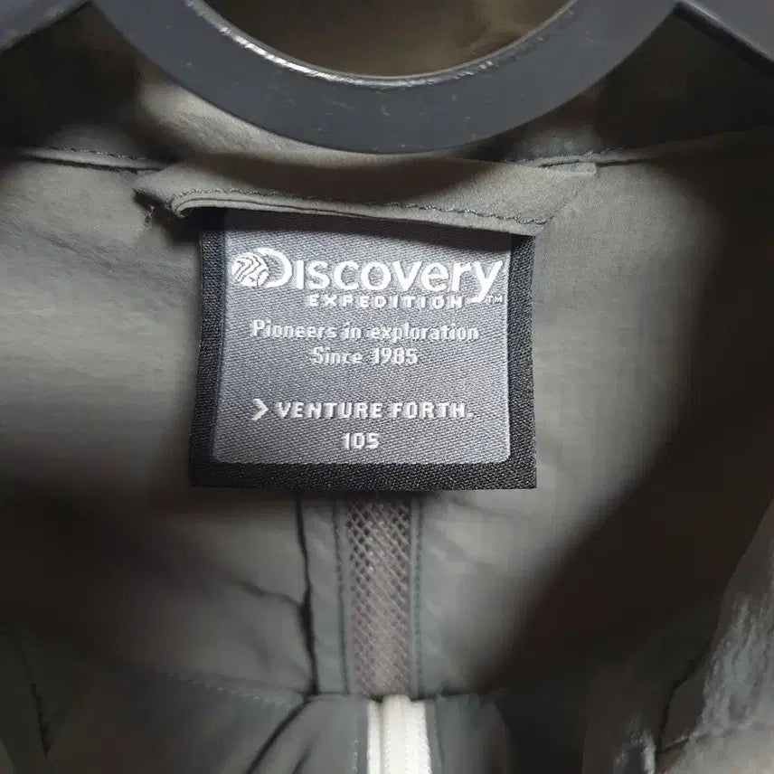[BUNJANG] Discovery Expedition Lightweight Windbreaker / [105] 디스커버리 익스페디션 경량 바람막이