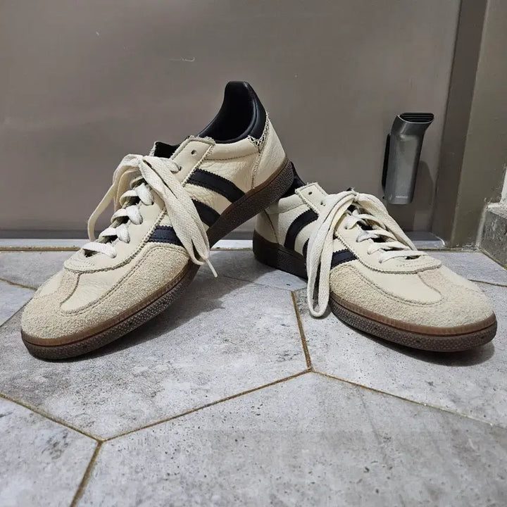 [BUNJANG] Adidas Spezial Handball Wonder White Core Black Sneakers / [w285] 아디다스 스페지알 핸드볼 원더 화이트 코어 블랙