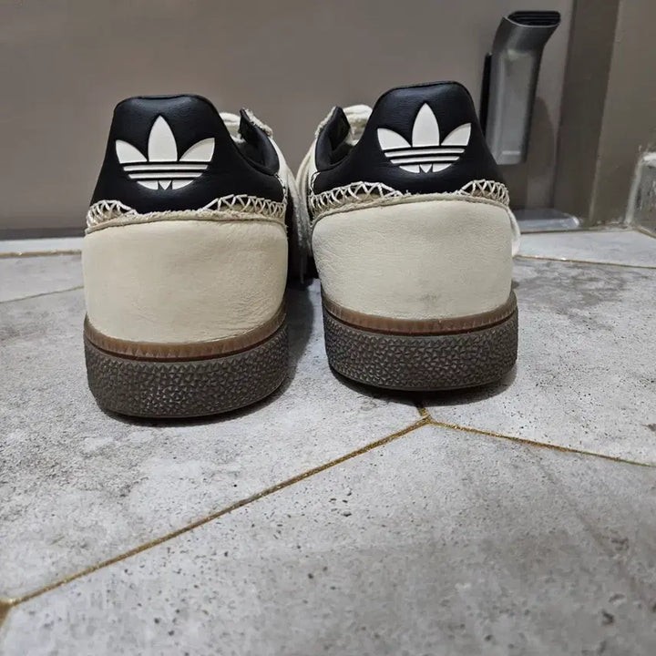 [BUNJANG] Adidas Spezial Handball Wonder White Core Black Sneakers / [w285] 아디다스 스페지알 핸드볼 원더 화이트 코어 블랙
