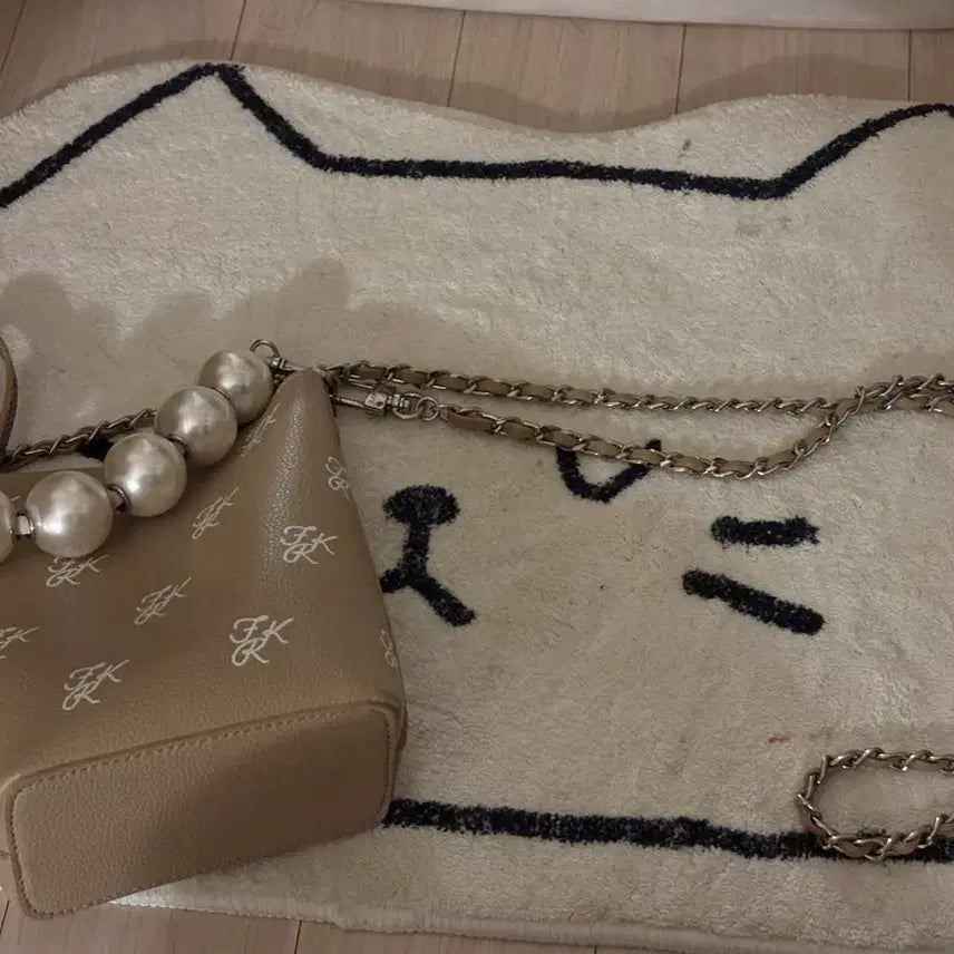 [BUNJANG] Find Kapoor Beige Mini Bag with Pearl Strap / 파인드카푸어 베이지 미니