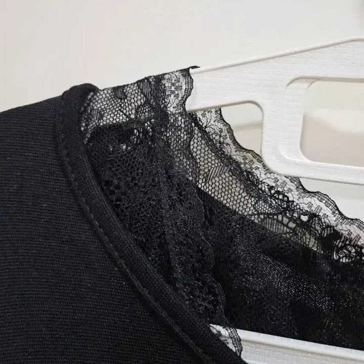 [BUNJANG] Black Lace Long Sleeve T-Shirt / 레이스 블랙 긴팔 티셔츠
