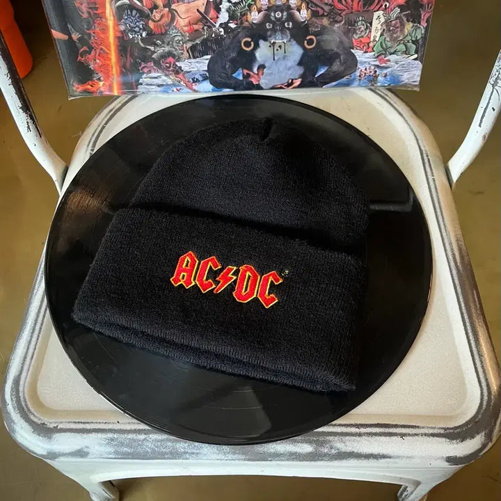 [BUNJANG] AC/DC Vintage Bootleg Logo Embroidered Knit Beanie Hat / AC/DC 영국 빈티지 부틀랙 로고 자수 패치 블랙 니트 비니 모자