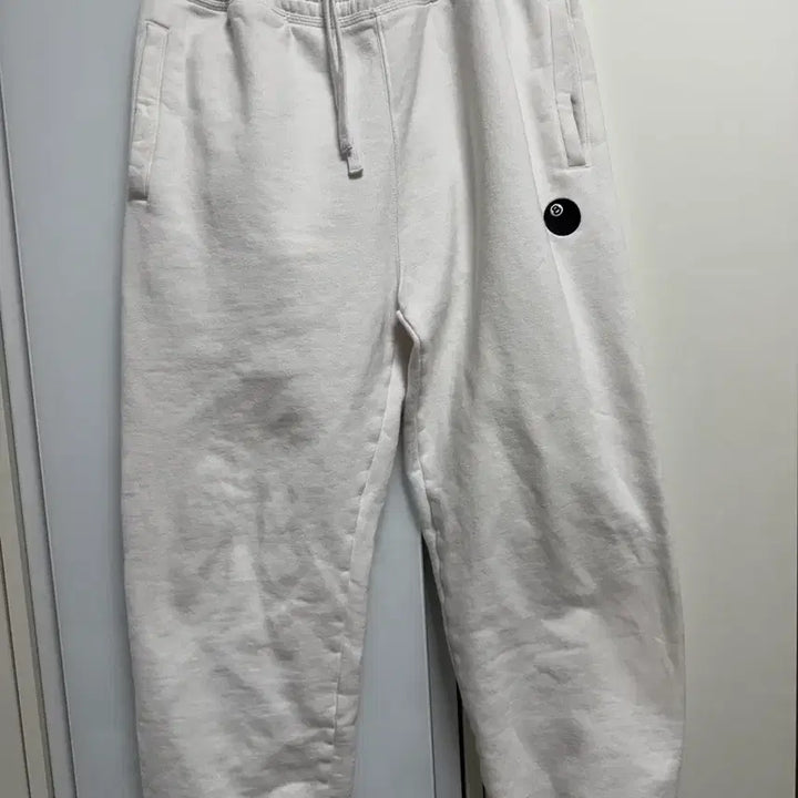 [BUNJANG] Stussy 8 Ball Sweatpants White / 스투시 8볼 스웻팬츠 화이트