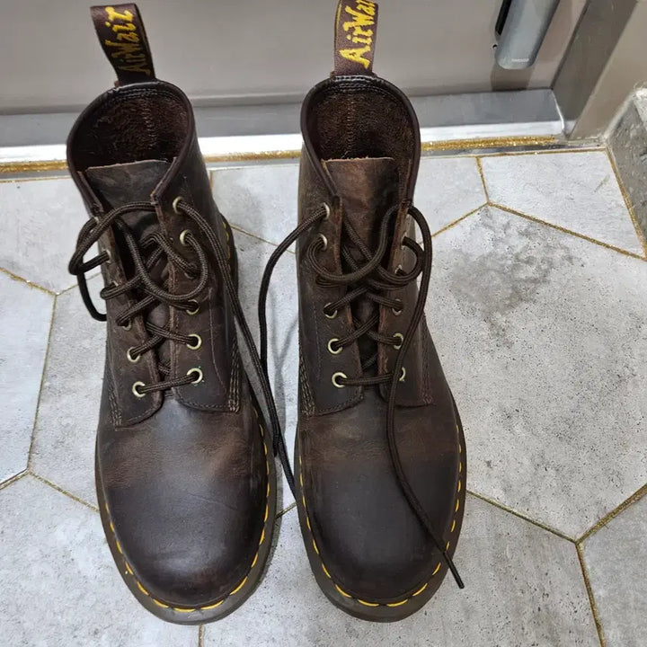 [BUNJANG] Dr. Martens 101 6-Eye Crazy Horse Leather Boots / [270] 닥터마틴 101 6홀 크레이지 호스 다크브라운