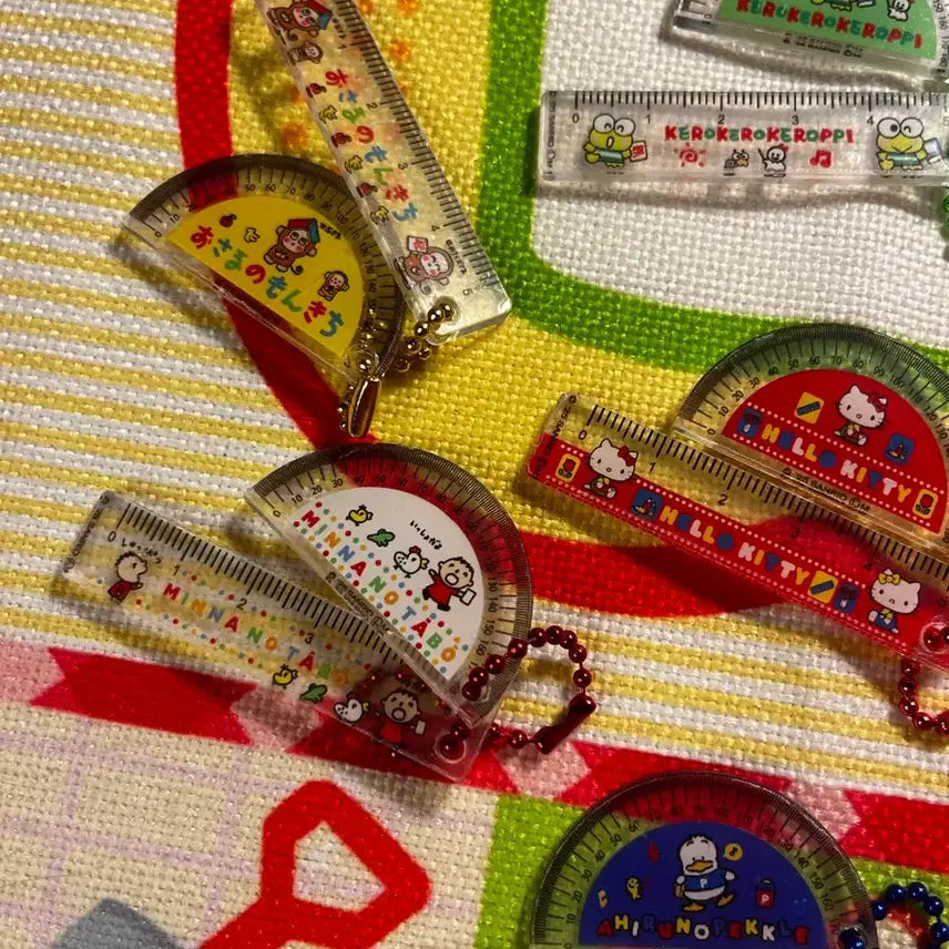 [BUNJANG] Sanrio Mini Protractor &amp; Ruler Keychain Gacha / 산리오 각도기 미니자 필기구 키링 가챠