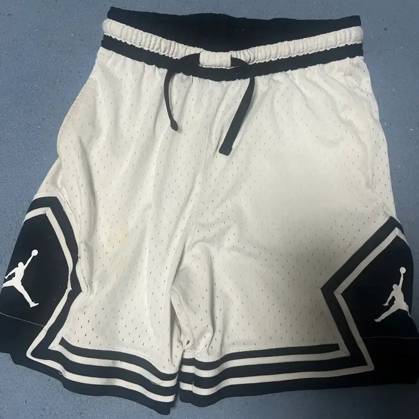 [BUNJANG] Jordan Shorts Size S / 조던 반바지 S