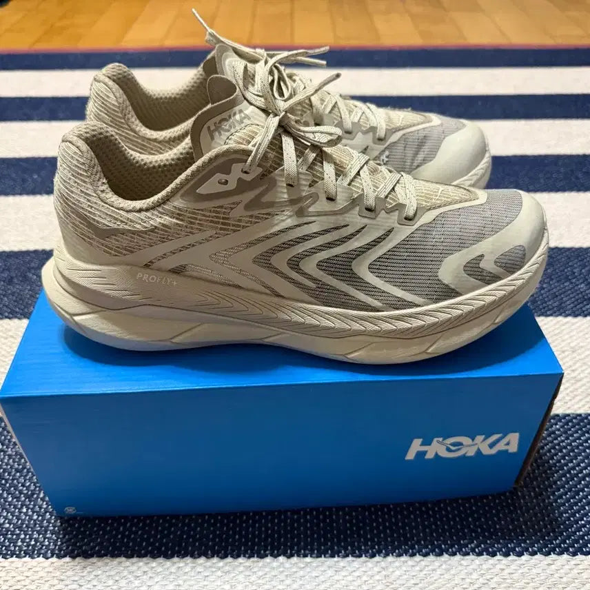 [BUNJANG] Hoka Tecton 2 Lightweight Running Shoes / [275] 호카 텍톤2 라이트 베이지 거의 새것