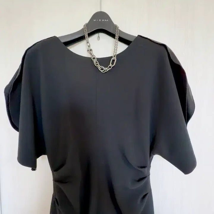 [BUNJANG] Michaa Draped Shirring Sleeve Black Maxi Dress / 미샤 MICHAA 드레이프 셔링 소매 포인트 블랙 롱원피스