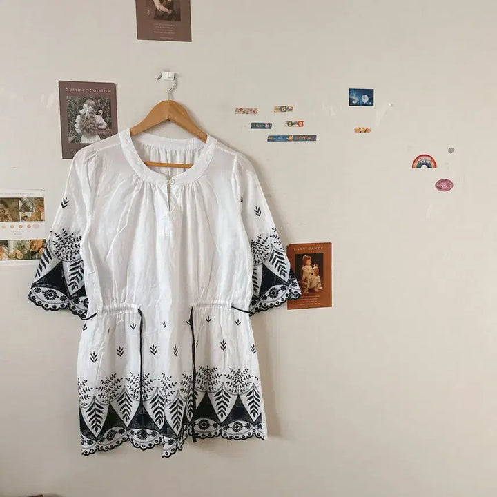 [BUNJANG] Round Embroidered Blouse / 라운드자수블라우스